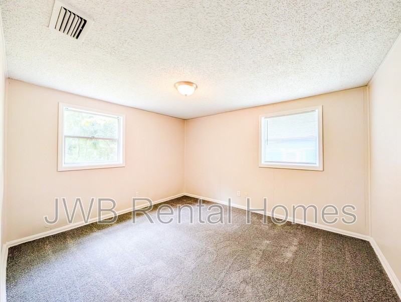8740 Free Ave - Photo 6 of 15