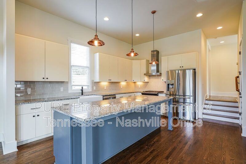1405 Kirkland Ave - Photo 6 of 16