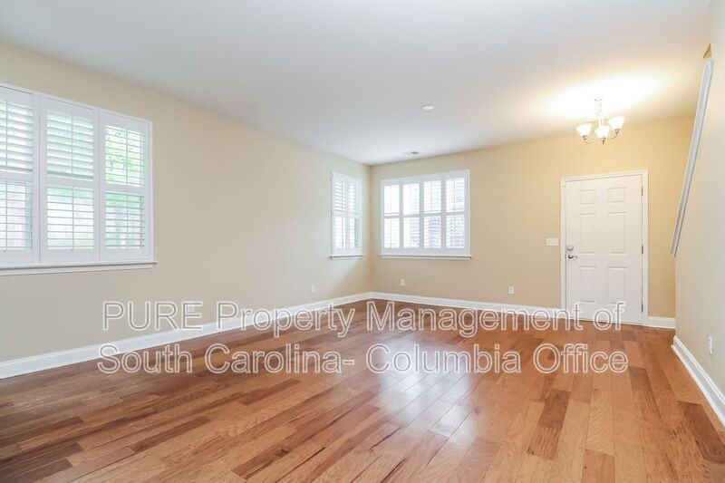 210 Underwood Ct - Photo 3 of 17