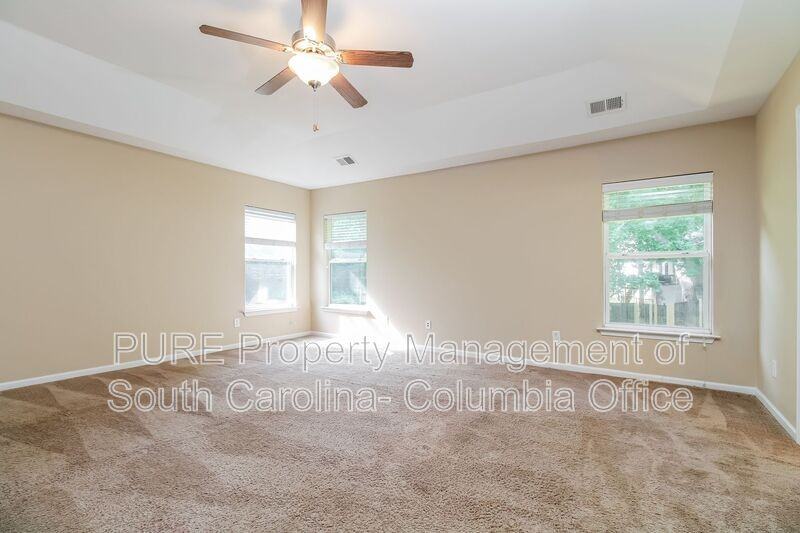 210 Underwood Ct - Photo 4 of 17