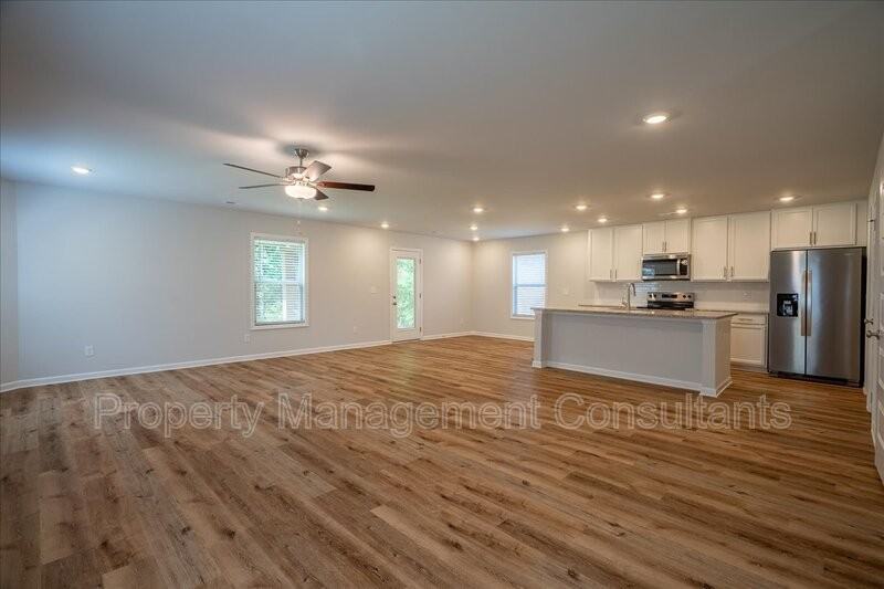 27982 Chalmers Cir - Photo 7 of 28