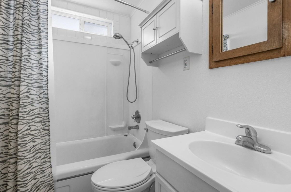 640 Nw Delaware Ave #NA - Photo 3 of 15