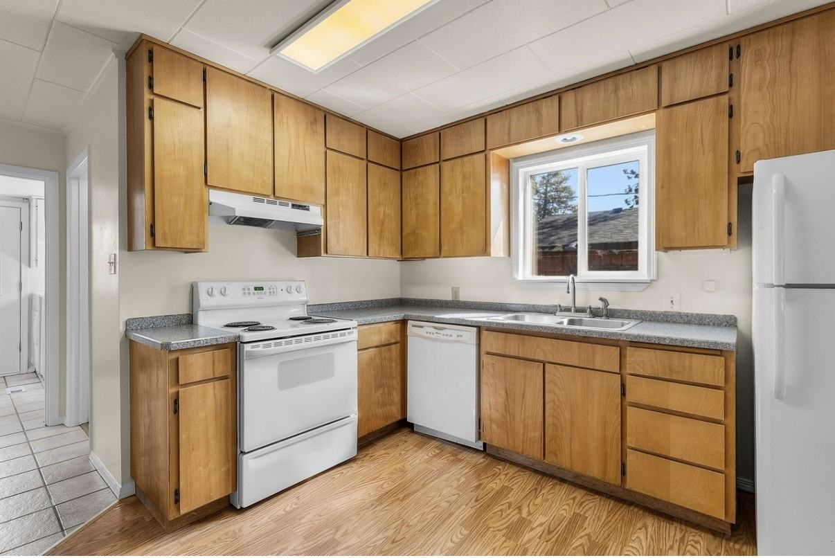 640 Nw Delaware Ave #NA - Photo 4 of 15