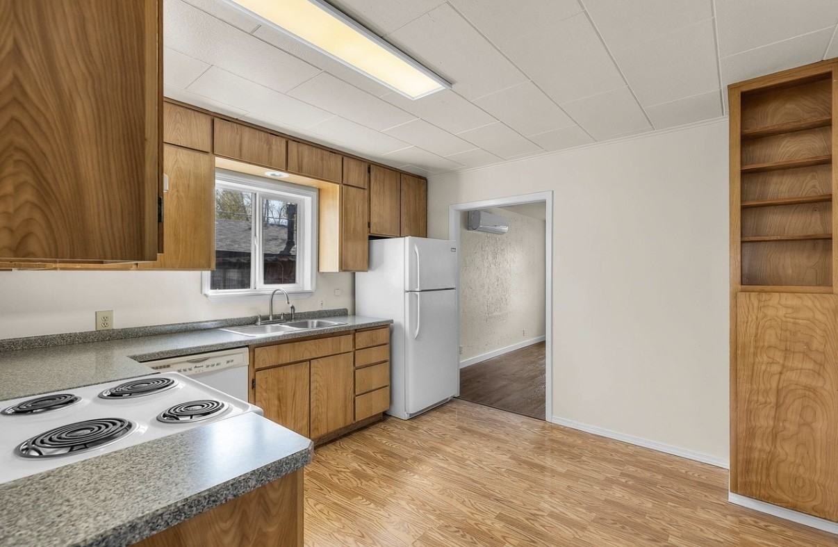 640 Nw Delaware Ave #NA - Photo 5 of 15
