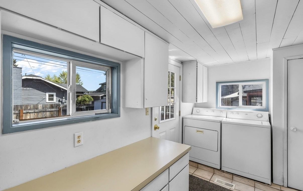 640 Nw Delaware Ave #NA - Photo 7 of 15