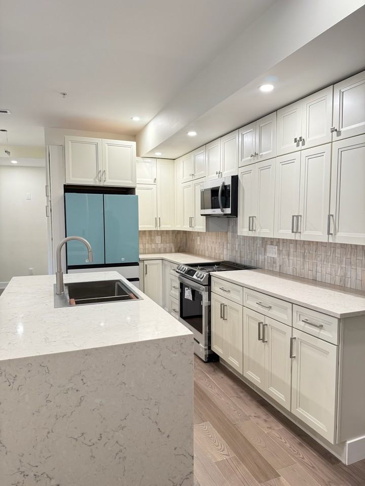 2327 Park Ave #2 - Photo 4 of 17