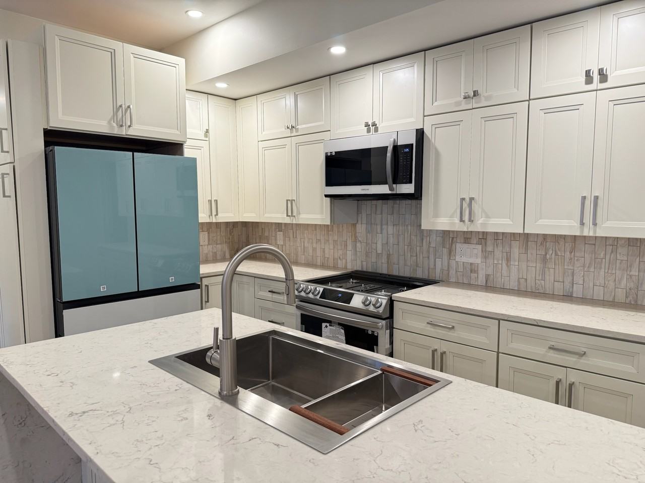 2327 Park Ave #2 - Photo 5 of 17