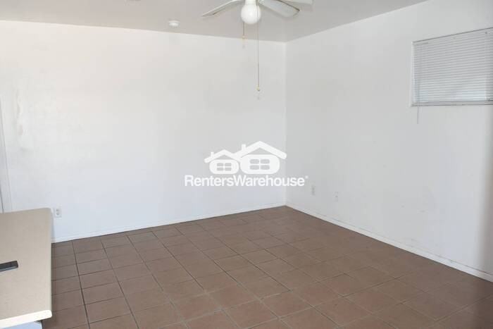 729 E Mission Ln #1 - Photo 2 of 10