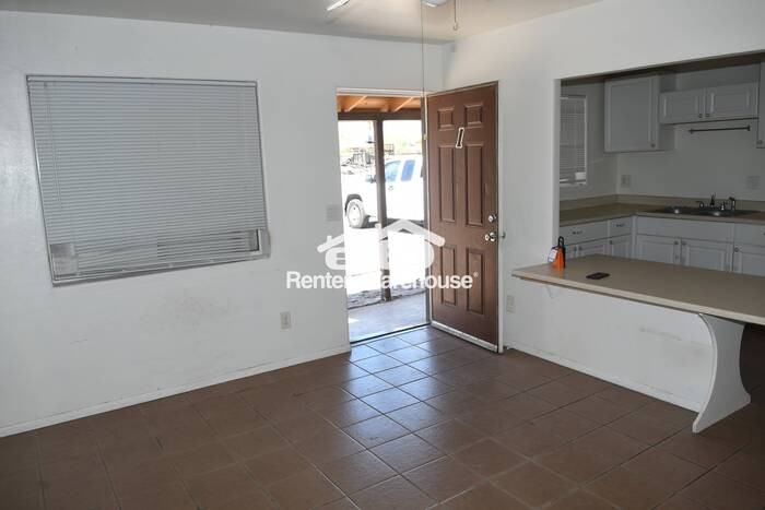 729 E Mission Ln #1 - Photo 3 of 10