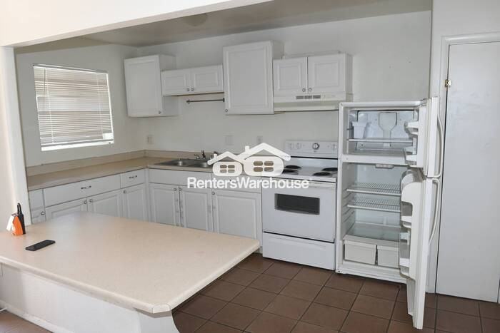 729 E Mission Ln #1 - Photo 4 of 10