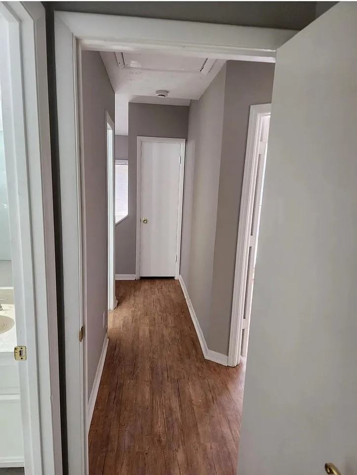 177 Governors Dr - Photo 3 of 9