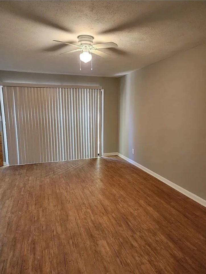 177 Governors Dr - Photo 4 of 9