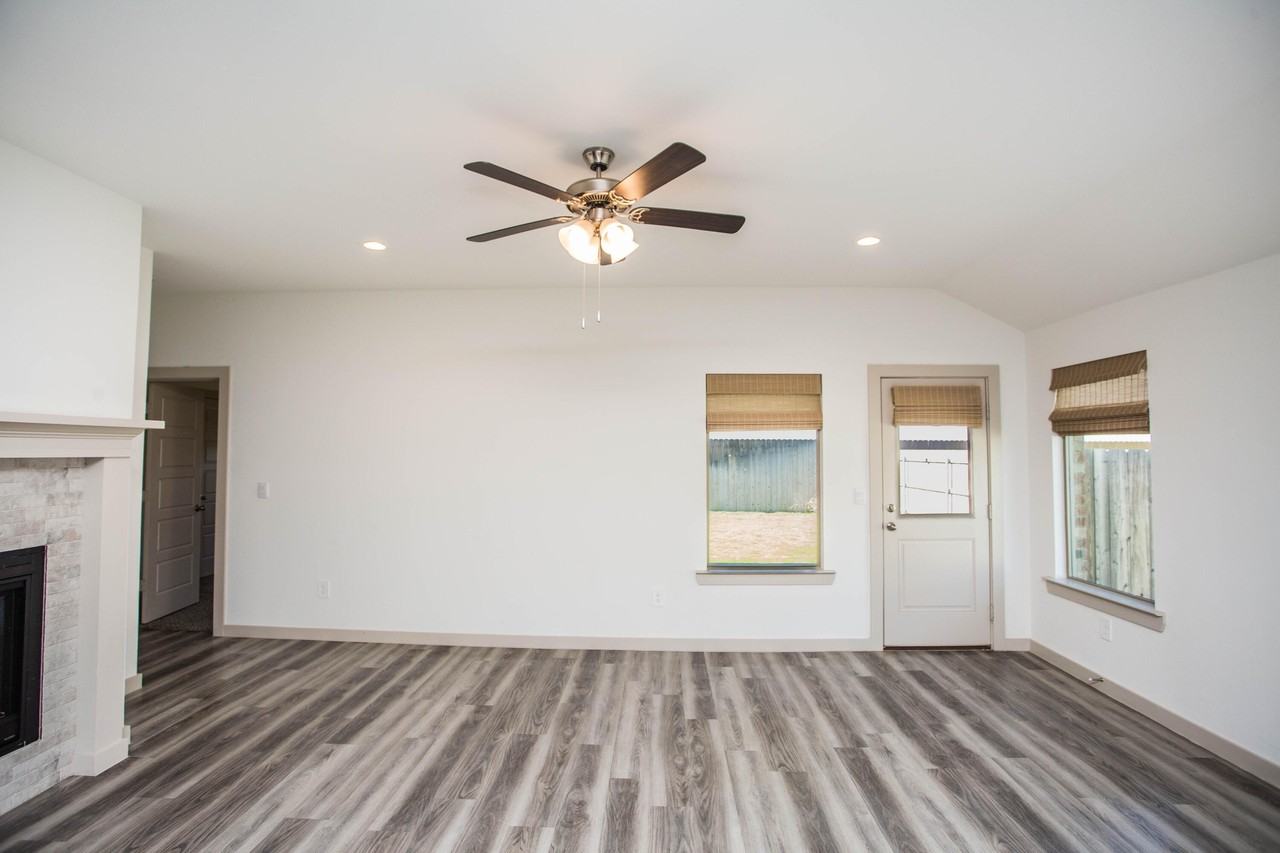 2906 133rd St - Photo 5 of 34