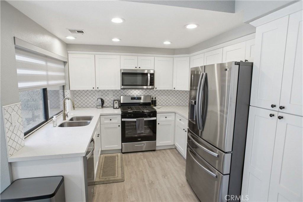24 Rock Cliff Pl - Photo 6 of 24