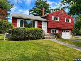 featured image of 6 Rose Ct