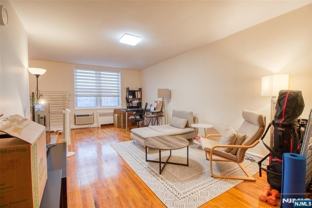 2160 Center Ave #4S - Photo 1 of 1