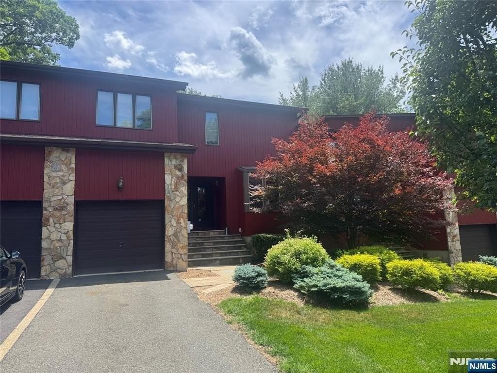 244 Butternut Dr