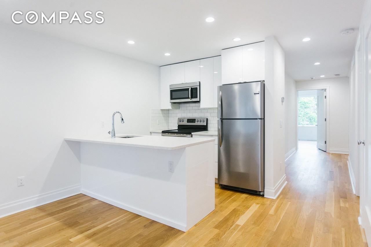 339 Hoyt St #A - Photo 3 of 19