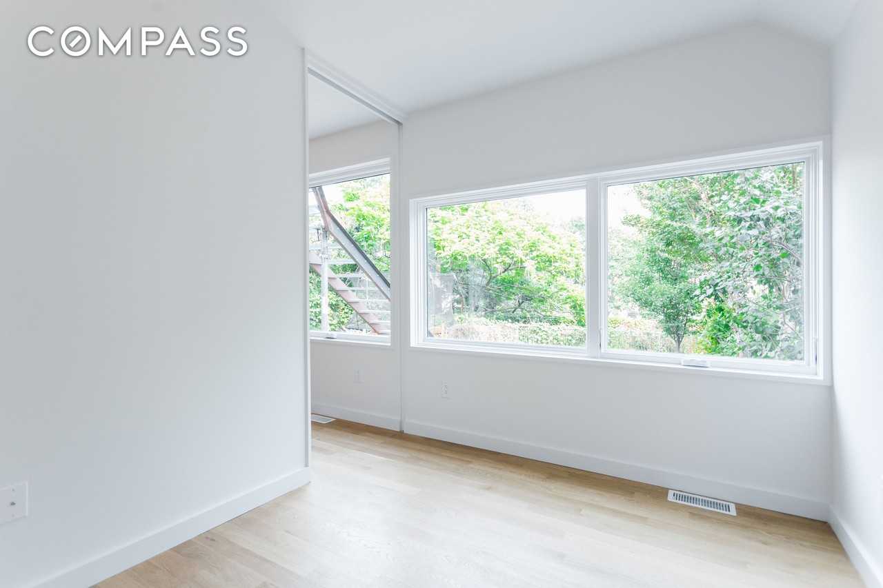 339 Hoyt St #A - Photo 5 of 19