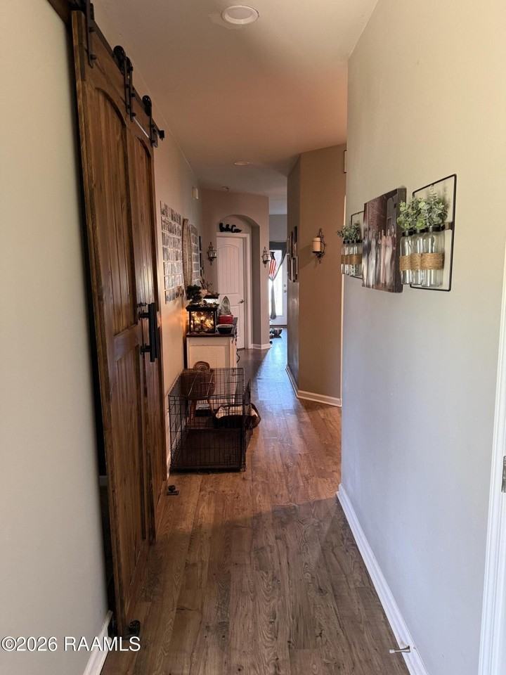 121 Merrydale Ln - Photo 3 of 40