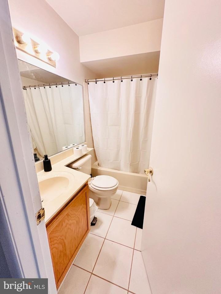 204 Salem Ct #11 - Photo 7 of 8