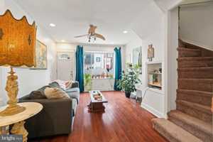 featured image of 1224 E Columbia Ave