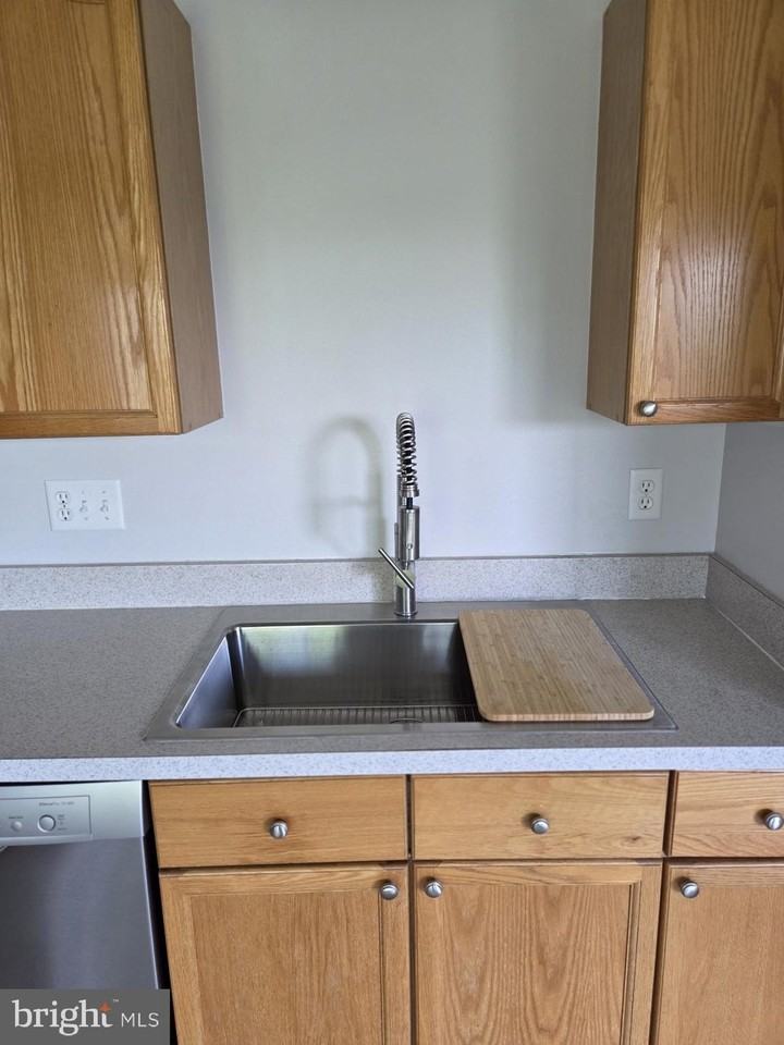 403 Hupps Hill Ct - Photo 6 of 21