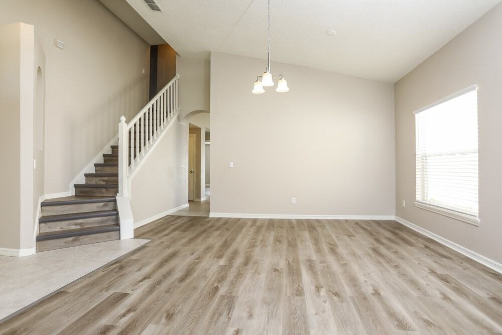 4408 Creeks Run Blvd - Photo 5 of 17