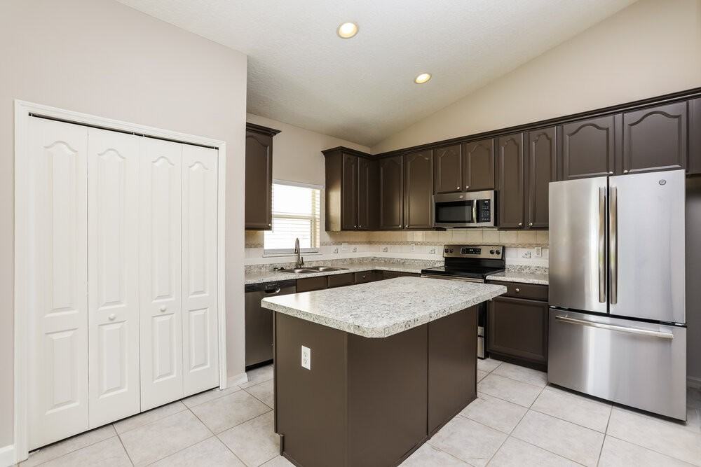 4408 Creeks Run Blvd - Photo 6 of 17