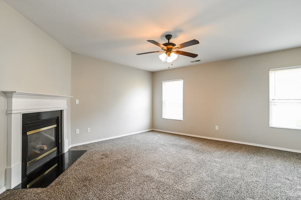 12034 Red Leaf Dr - Photo 4 of 17