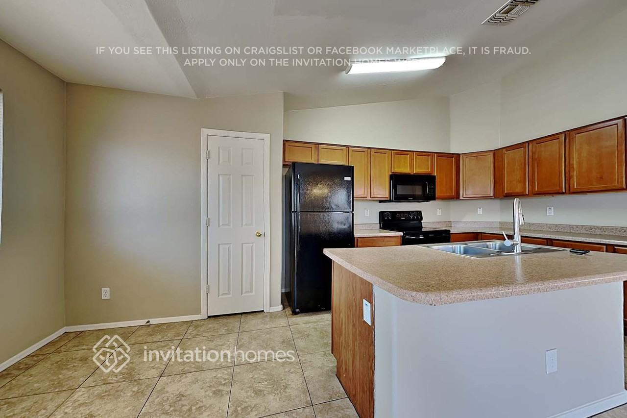 3319 W Sunland Ave - Photo 6 of 19