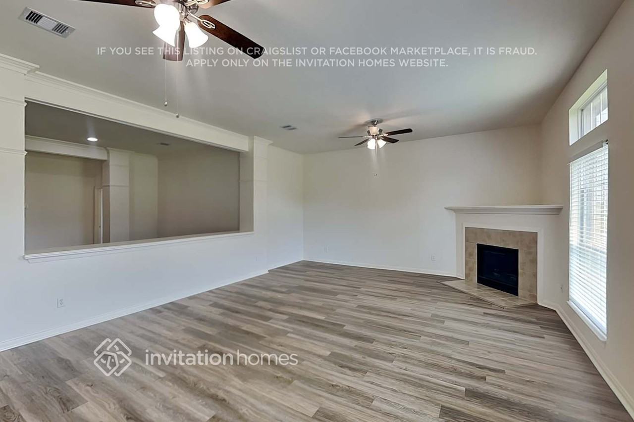 383 Hyland Ln - Photo 3 of 19