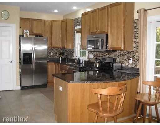 65 Knowlton Cir - Photo 3 of 6