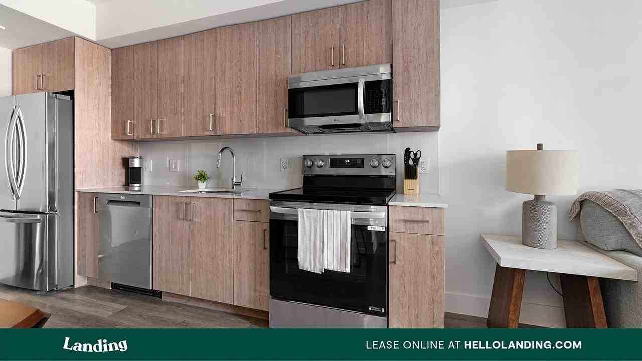 1025 E 25 St - Photo 7 of 50