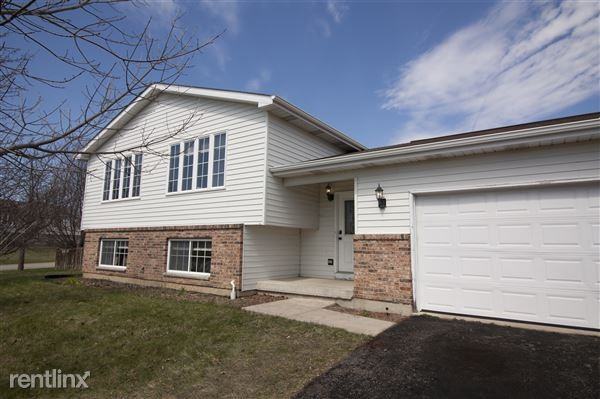 1419 Lorelei Dr - Photo 2 of 24