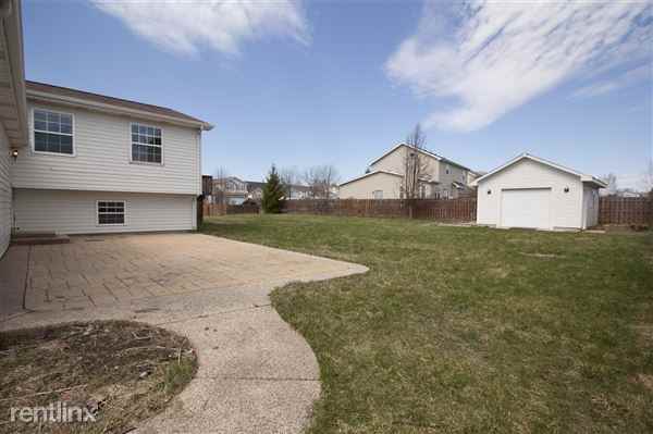 1419 Lorelei Dr - Photo 3 of 24