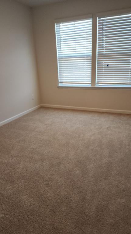 1667 Hallview Ct - Photo 5 of 28
