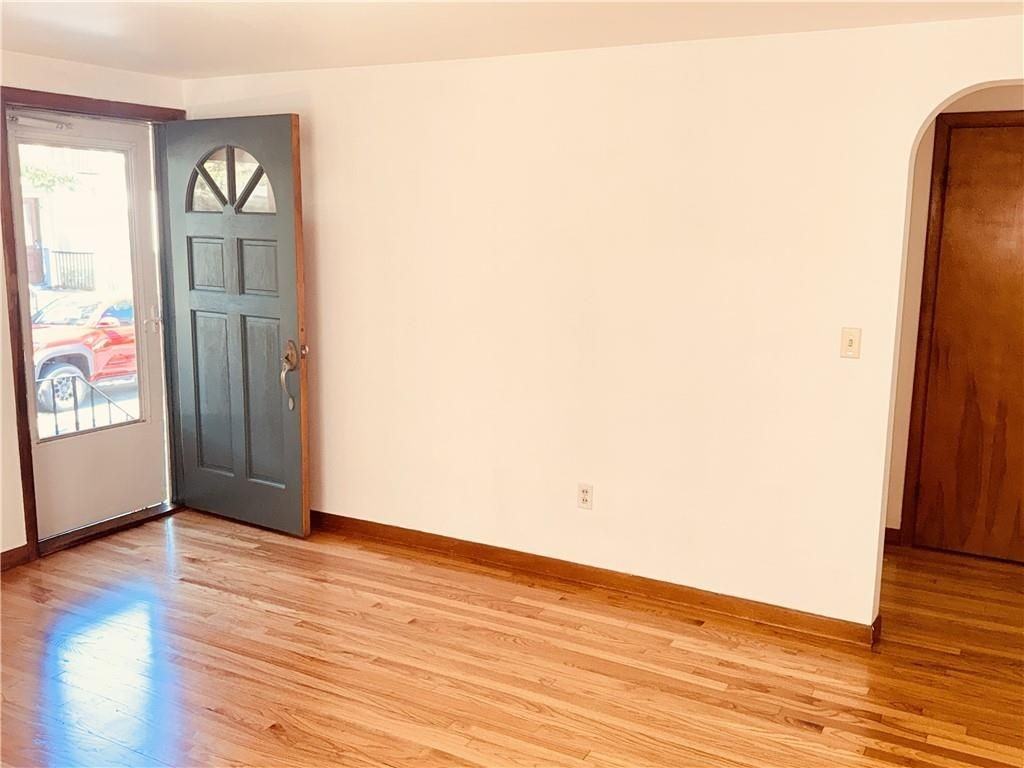 25 Thurston Ave ##B - Photo 3 of 20