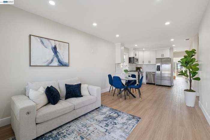 1612 94th Ave - Photo 2 of 15