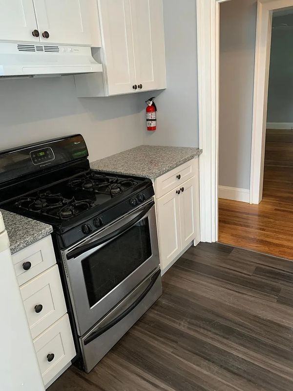 180 Williams St ##2 - Photo 7 of 11