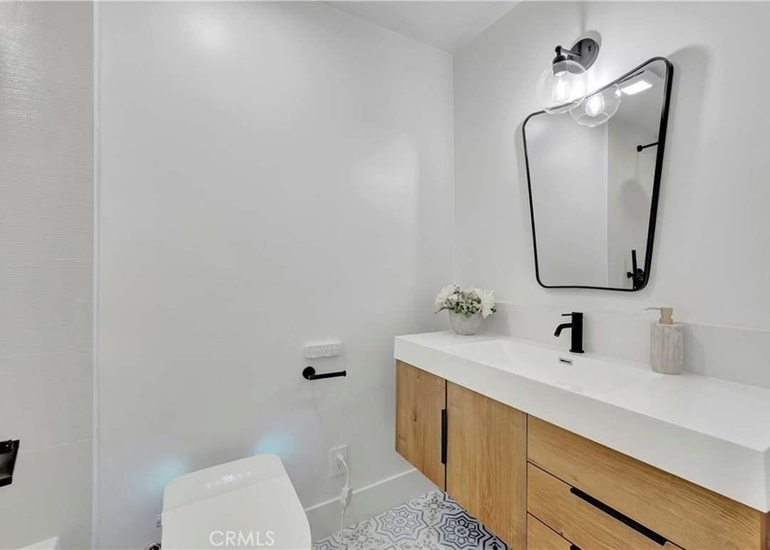 8761 Anthony Dr - Photo 6 of 14