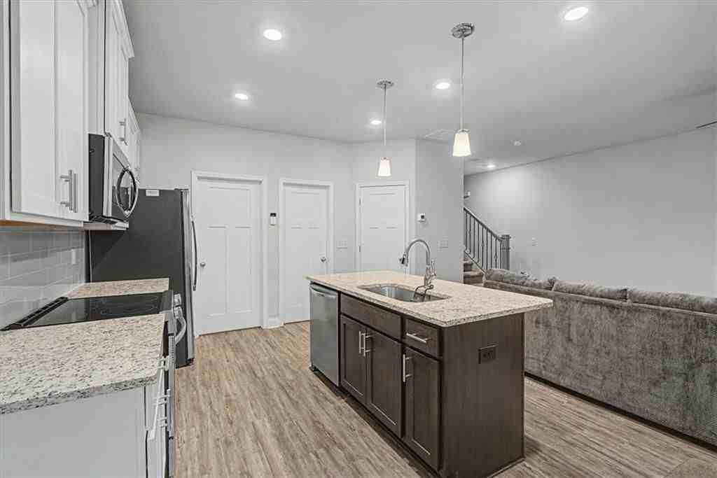 1360 Sugar Glen Ct - Photo 6 of 23