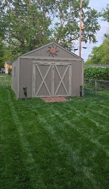 519 S Locust St - Photo 2 of 3