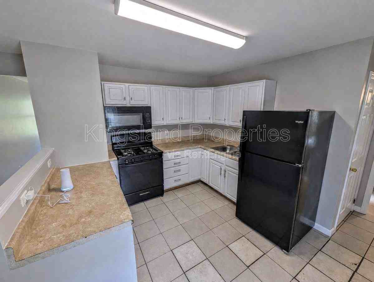 12336 Santa Maria Dr - Photo 4 of 10