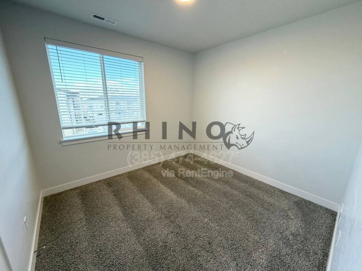 13527 S Hanley Ln #M302 - Photo 3 of 10