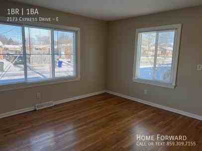 2173 Cypress Dr #E - Photo 4 of 8