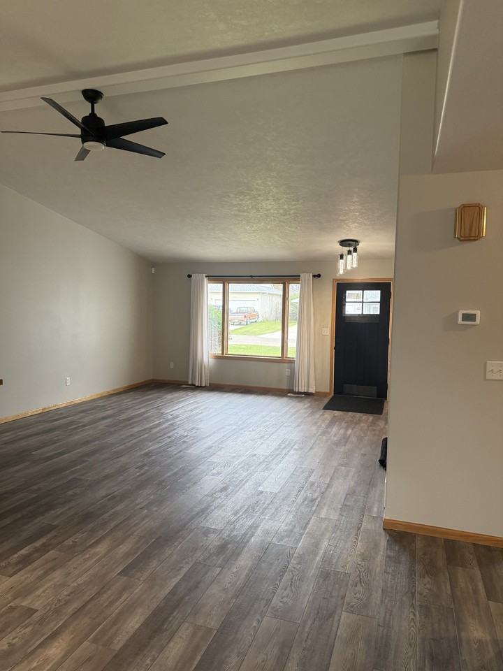 1009 34th Ave Sw #NA - Photo 4 of 22