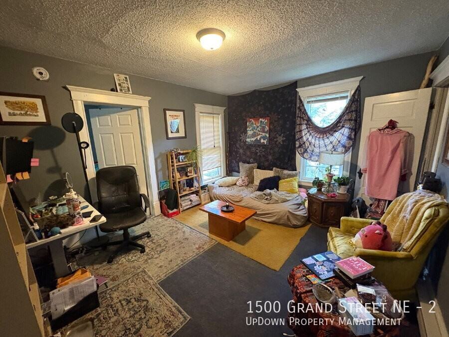 1500 Grand St Ne #2 - Photo 6 of 28