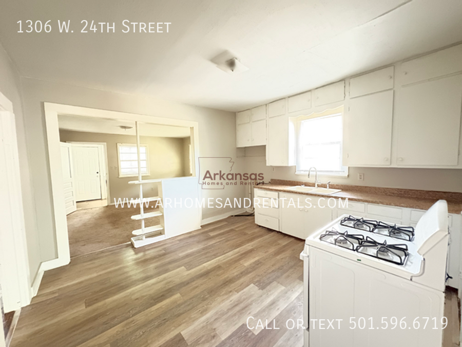 1306 W 24th St - Photo 2 of 10