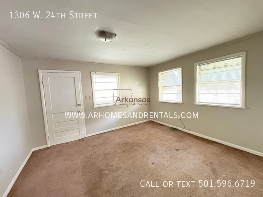 1306 W 24th St - Photo 7 of 10